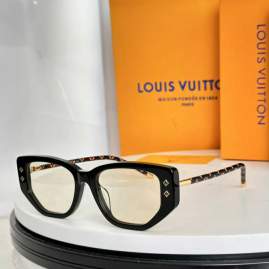 Picture of Louis Vuitton Sunglasses _SKUfw77644219fw
